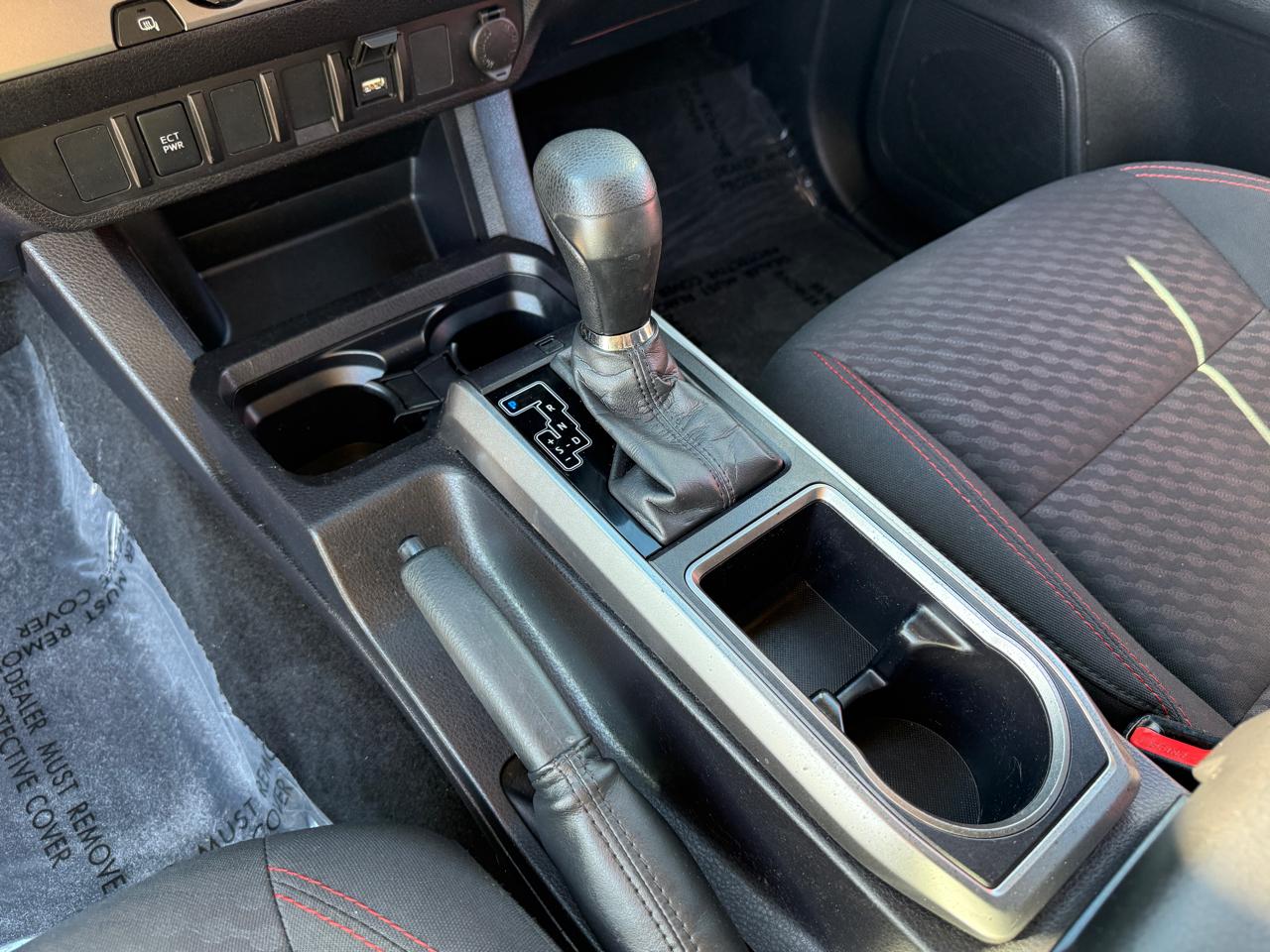 Toyota Tacoma SR5 Double Cab I4 2WD 2022