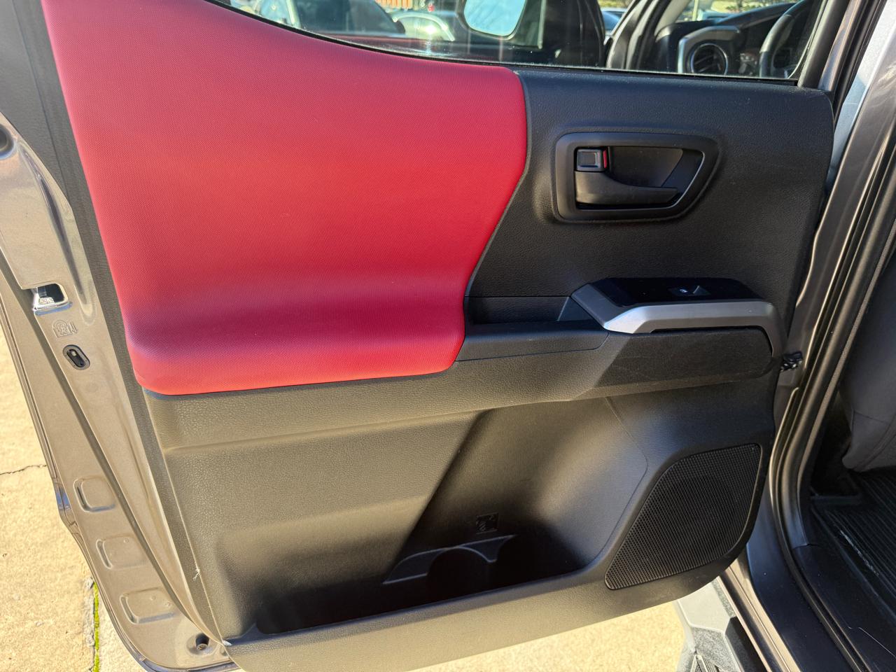 Toyota Tacoma SR5 Double Cab I4 2WD 2022