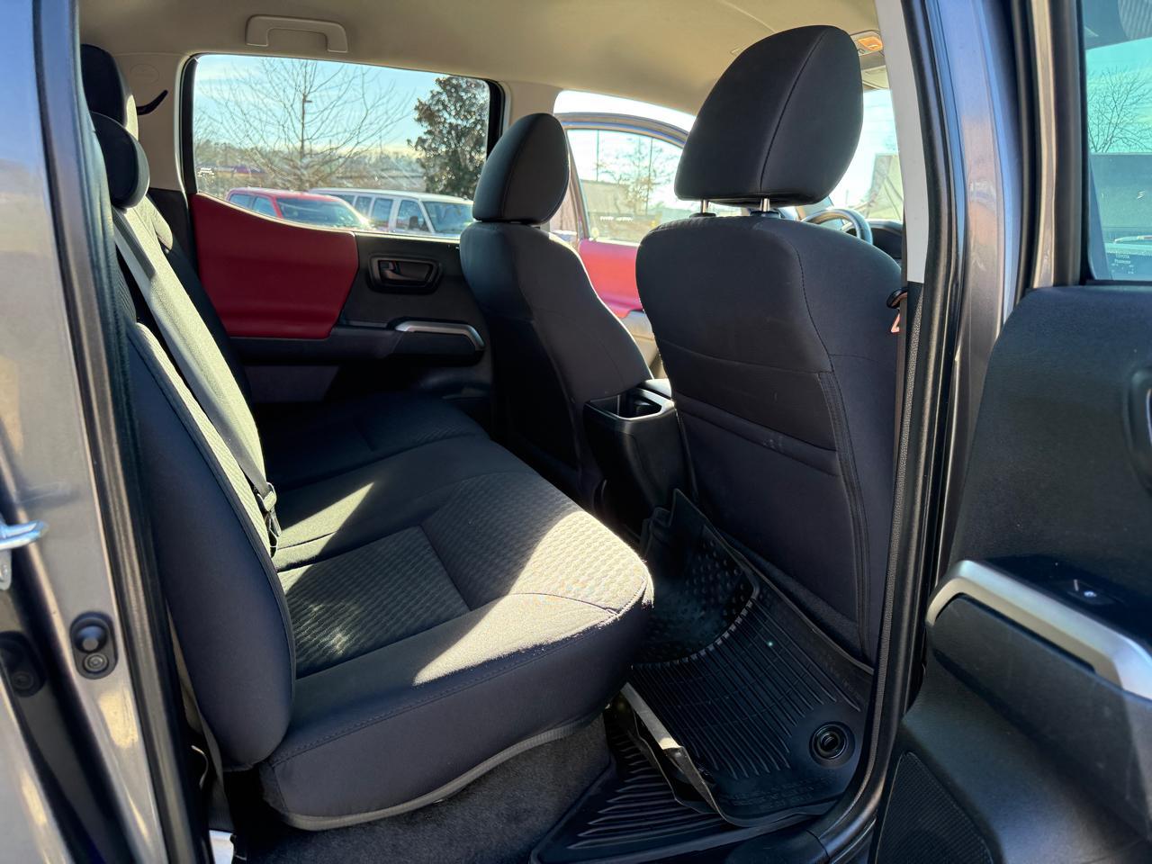 Toyota Tacoma SR5 Double Cab I4 2WD 2022