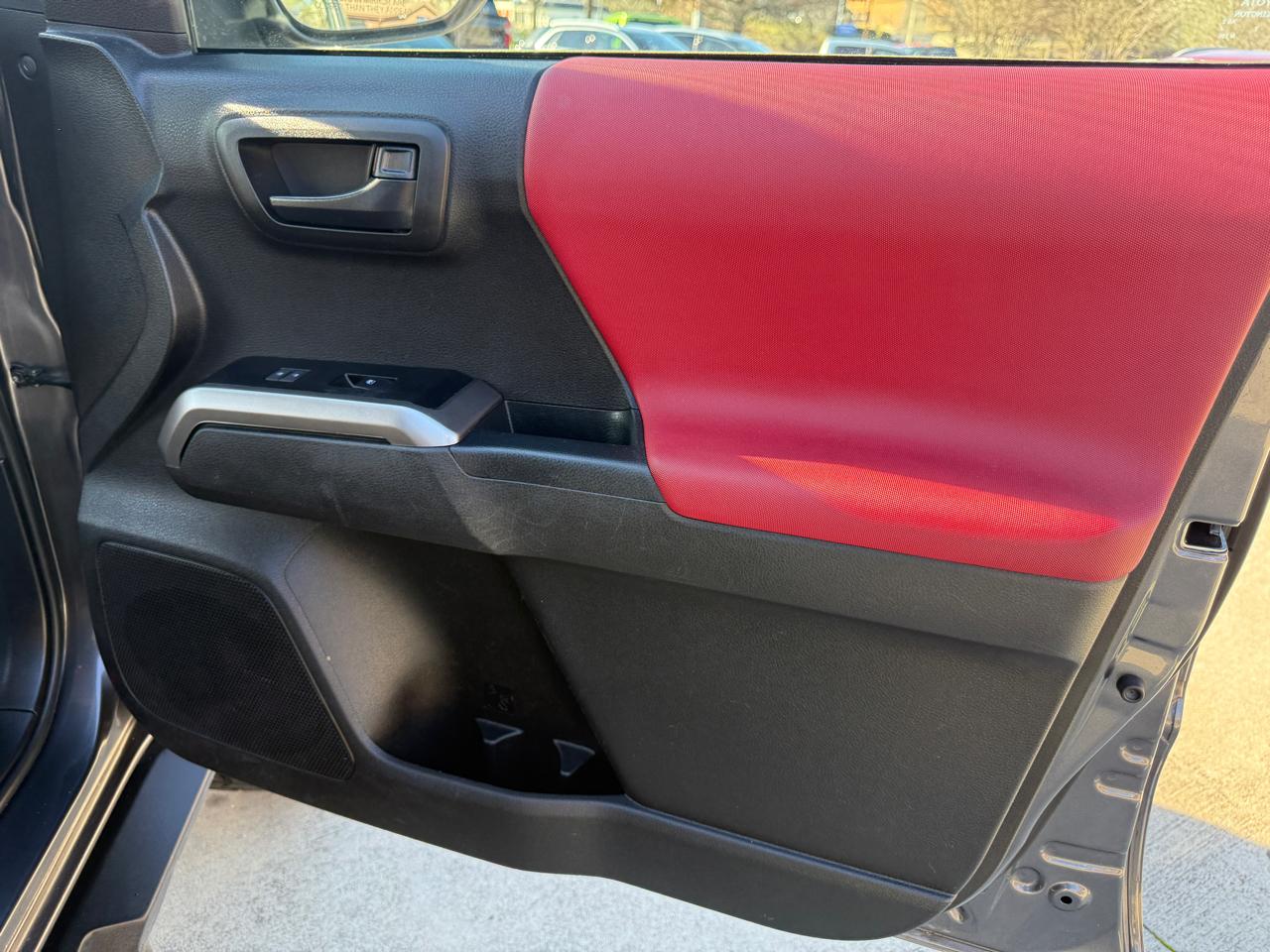 Toyota Tacoma SR5 Double Cab I4 2WD 2022