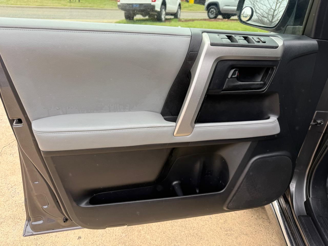 Toyota 4Runner SR5 2WD V6 2010