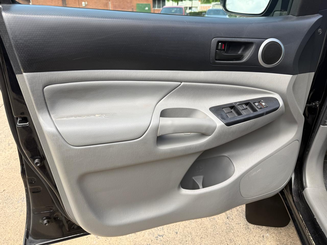 Toyota Tacoma PreRunner Double Cab I4 4AT 2WD 2015