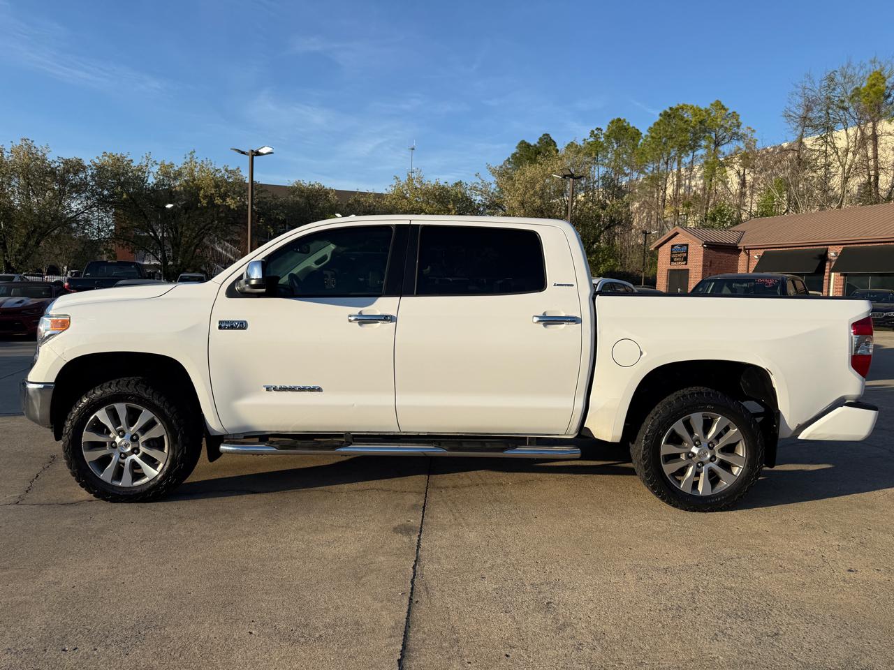 Toyota Tundra Limited 5.7L FFV CrewMax 4WD 2015