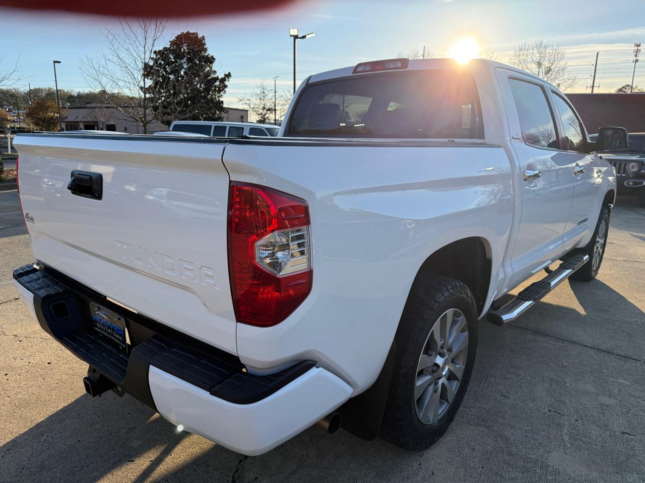 Toyota Tundra Limited 5.7L FFV CrewMax 4WD 2015