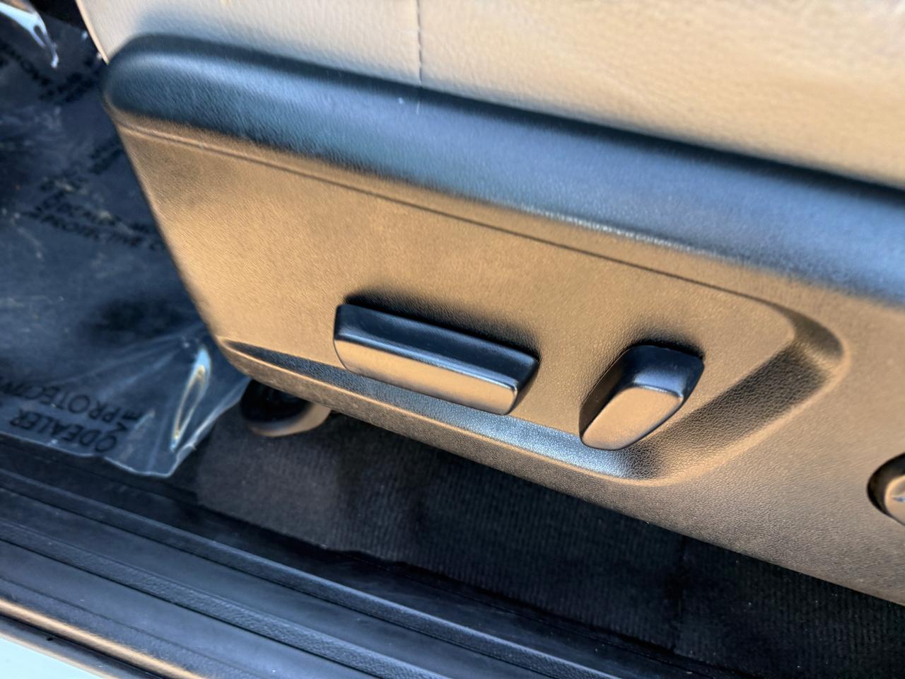 Toyota Tundra Limited 5.7L FFV CrewMax 4WD 2015