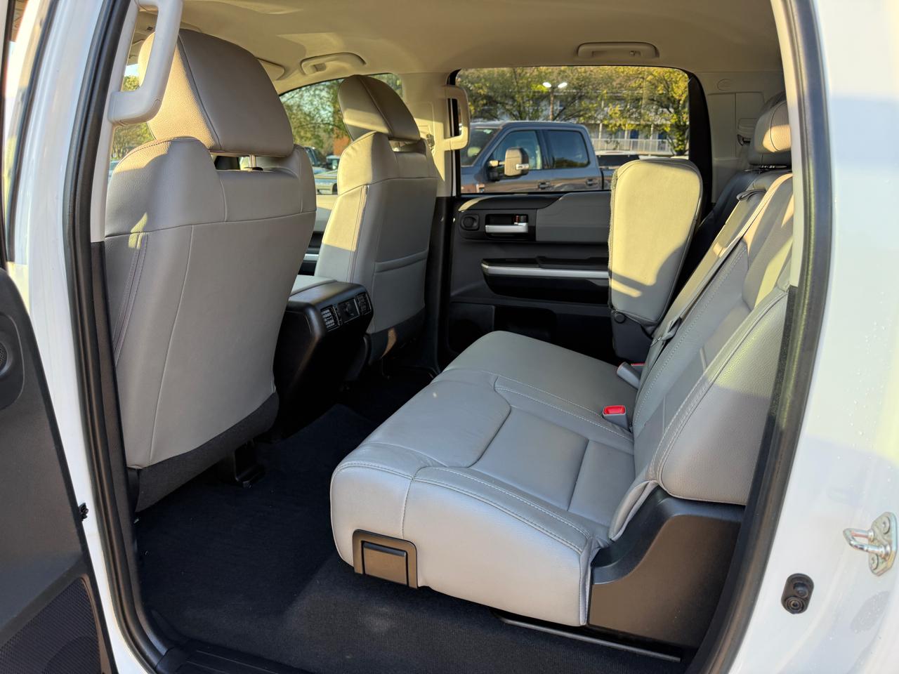 Toyota Tundra Limited 5.7L FFV CrewMax 4WD 2015