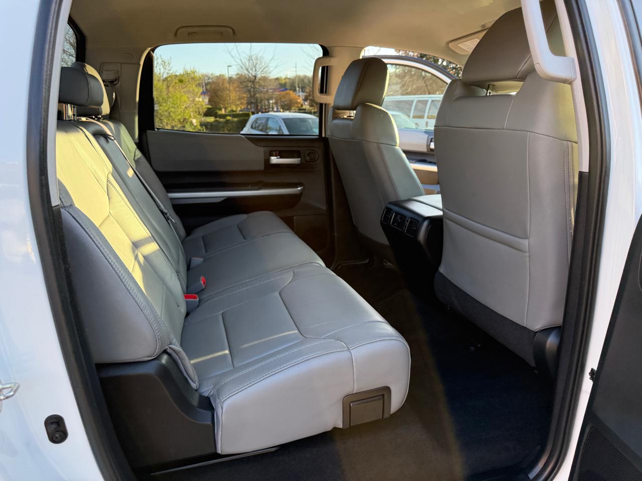 Toyota Tundra Limited 5.7L FFV CrewMax 4WD 2015