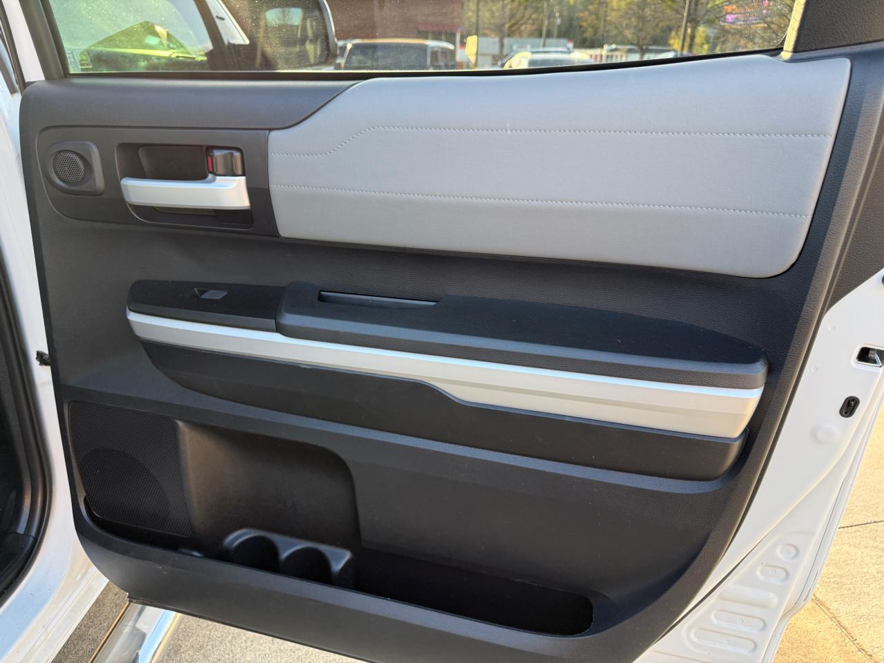 Toyota Tundra Limited 5.7L FFV CrewMax 4WD 2015