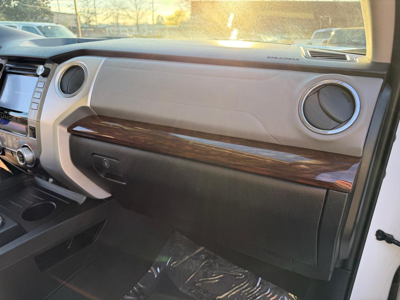 Toyota Tundra Limited 5.7L FFV CrewMax 4WD 2015