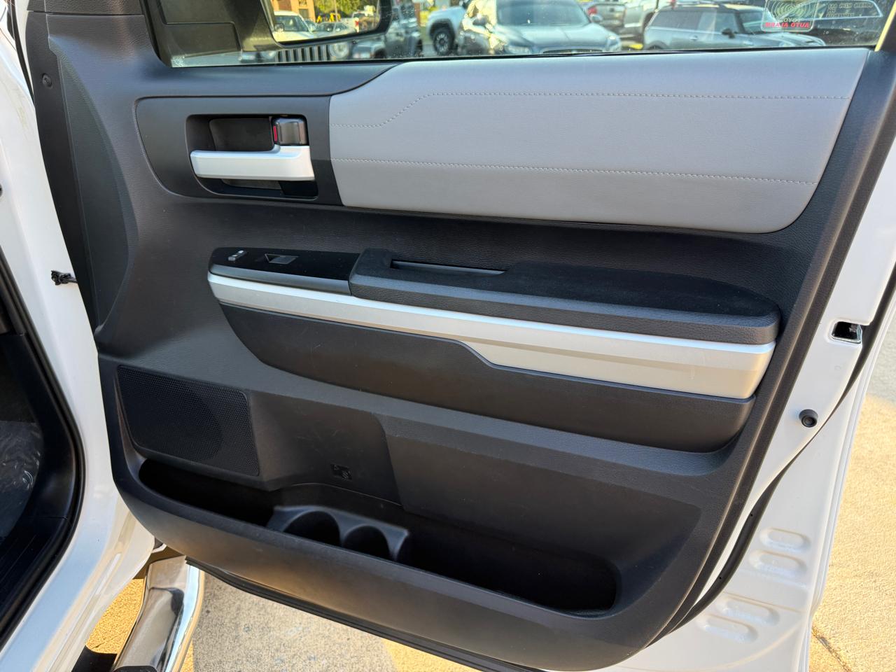 Toyota Tundra Limited 5.7L FFV CrewMax 4WD 2015