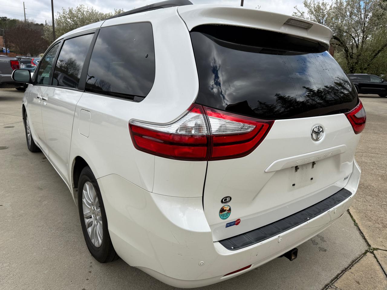 Toyota Sienna XLE FWD 8-Passenger V6 2016
