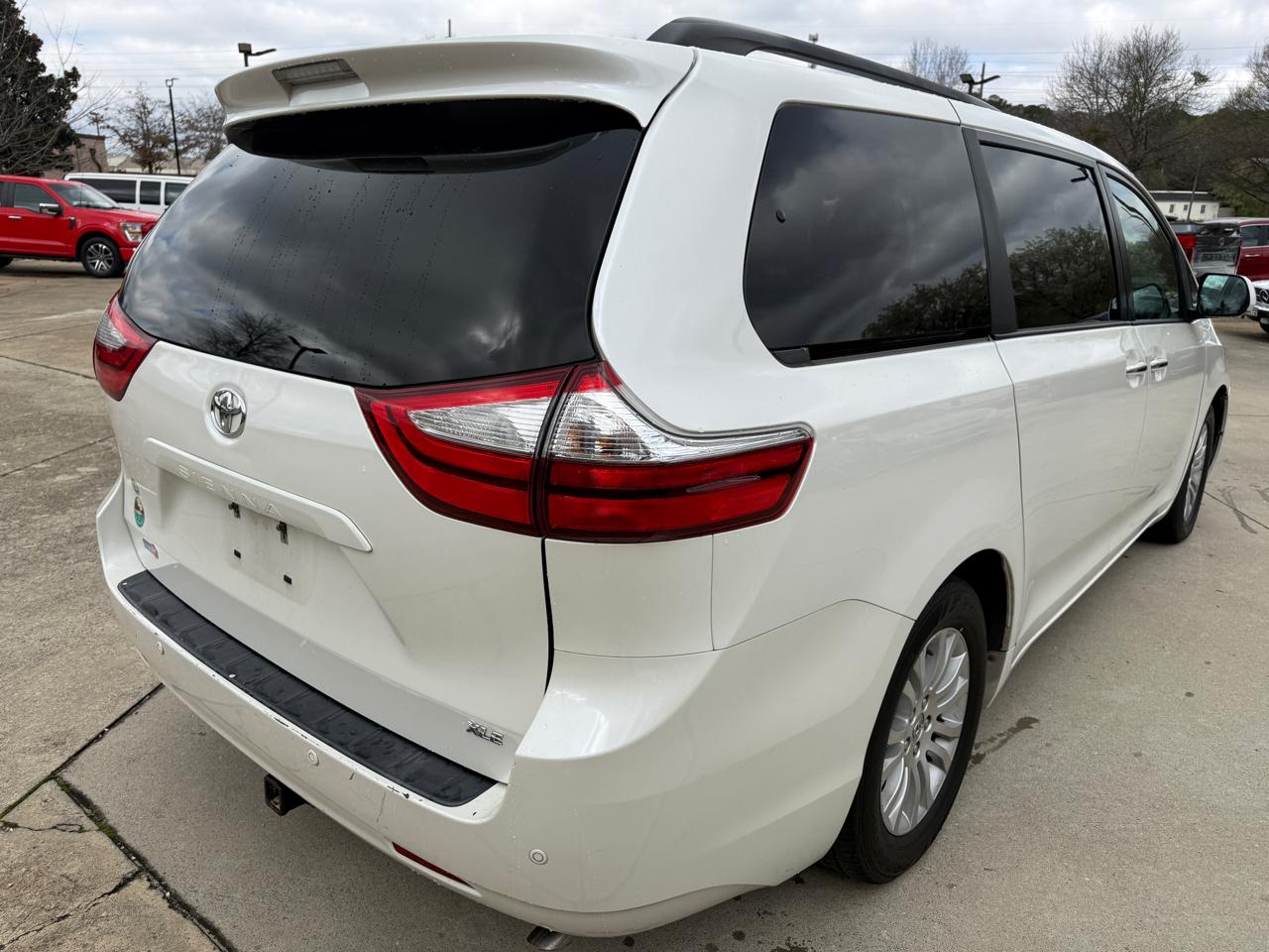 Toyota Sienna XLE FWD 8-Passenger V6 2016
