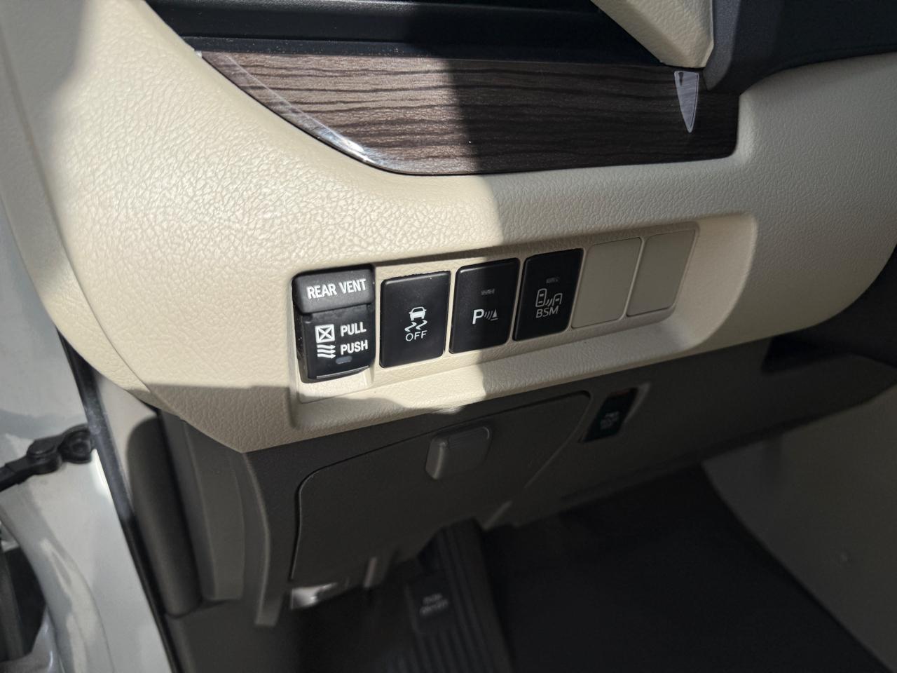 Toyota Sienna XLE FWD 8-Passenger V6 2016