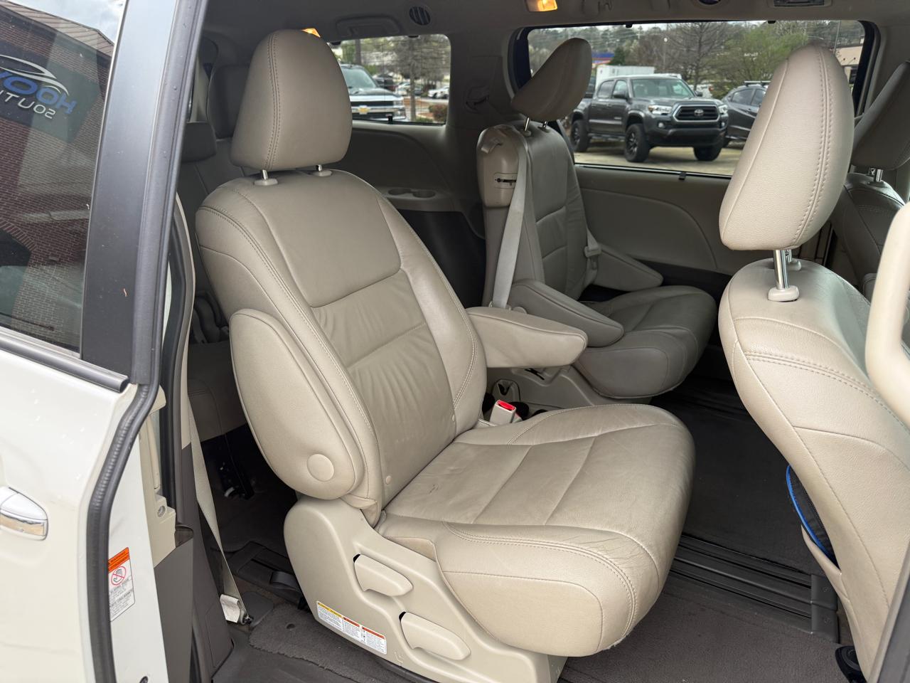 Toyota Sienna XLE FWD 8-Passenger V6 2016