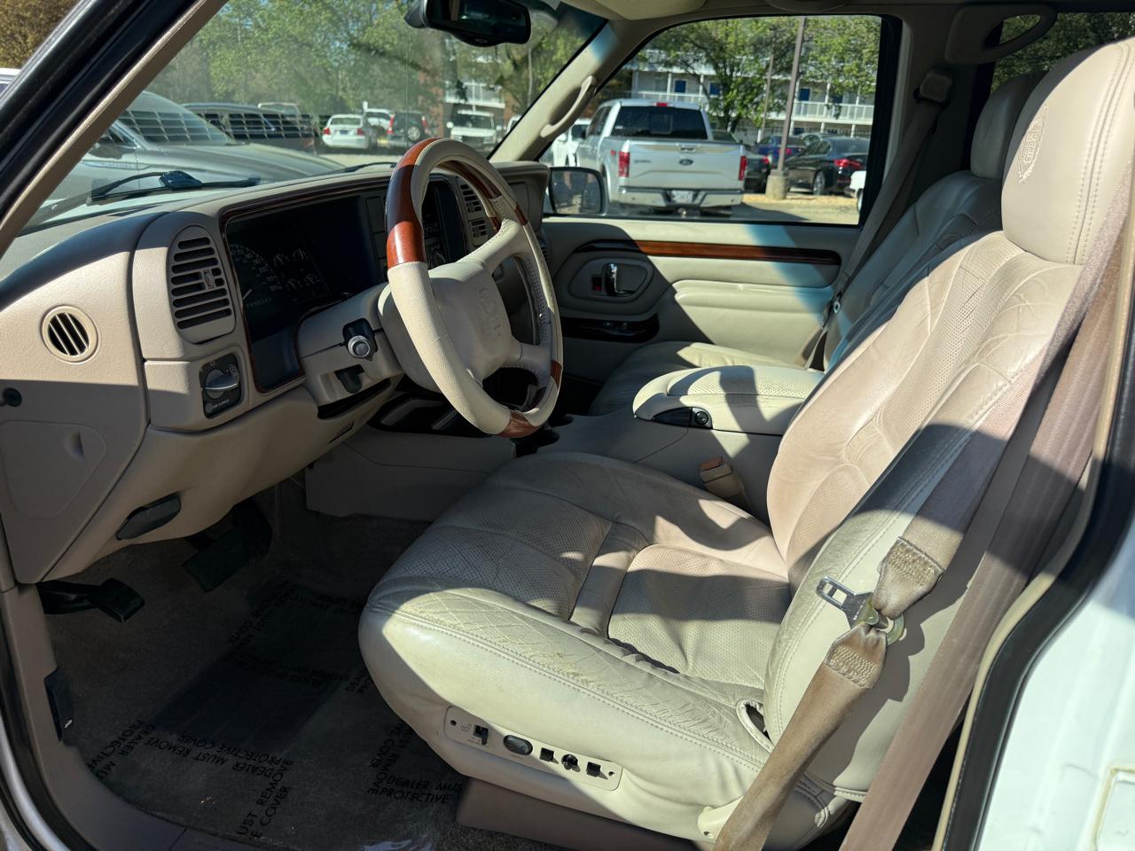 Cadillac Escalade 4WD 2000