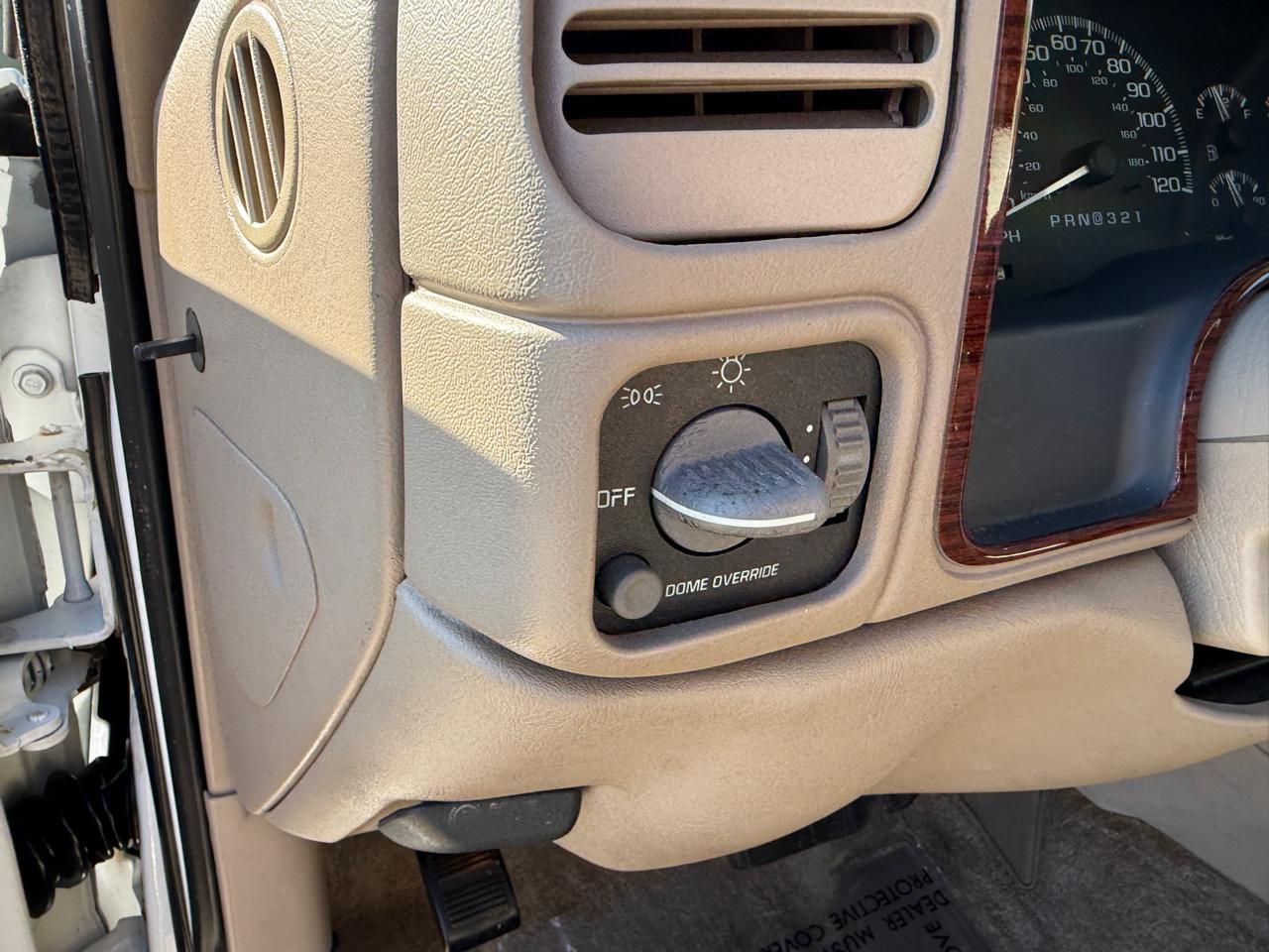 Cadillac Escalade 4WD 2000