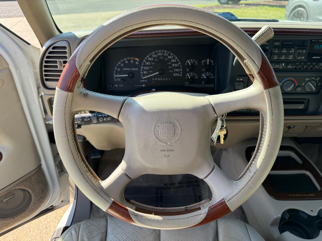 Cadillac Escalade 4WD 2000