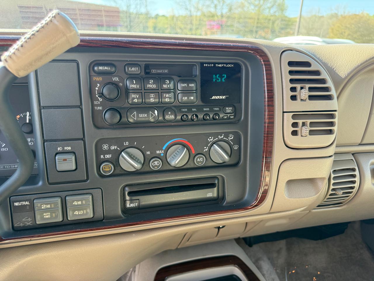 Cadillac Escalade 4WD 2000