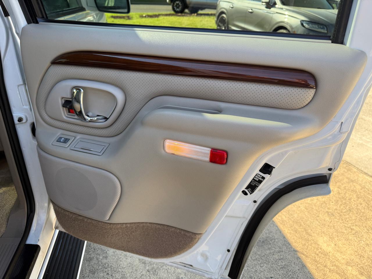 Cadillac Escalade 4WD 2000