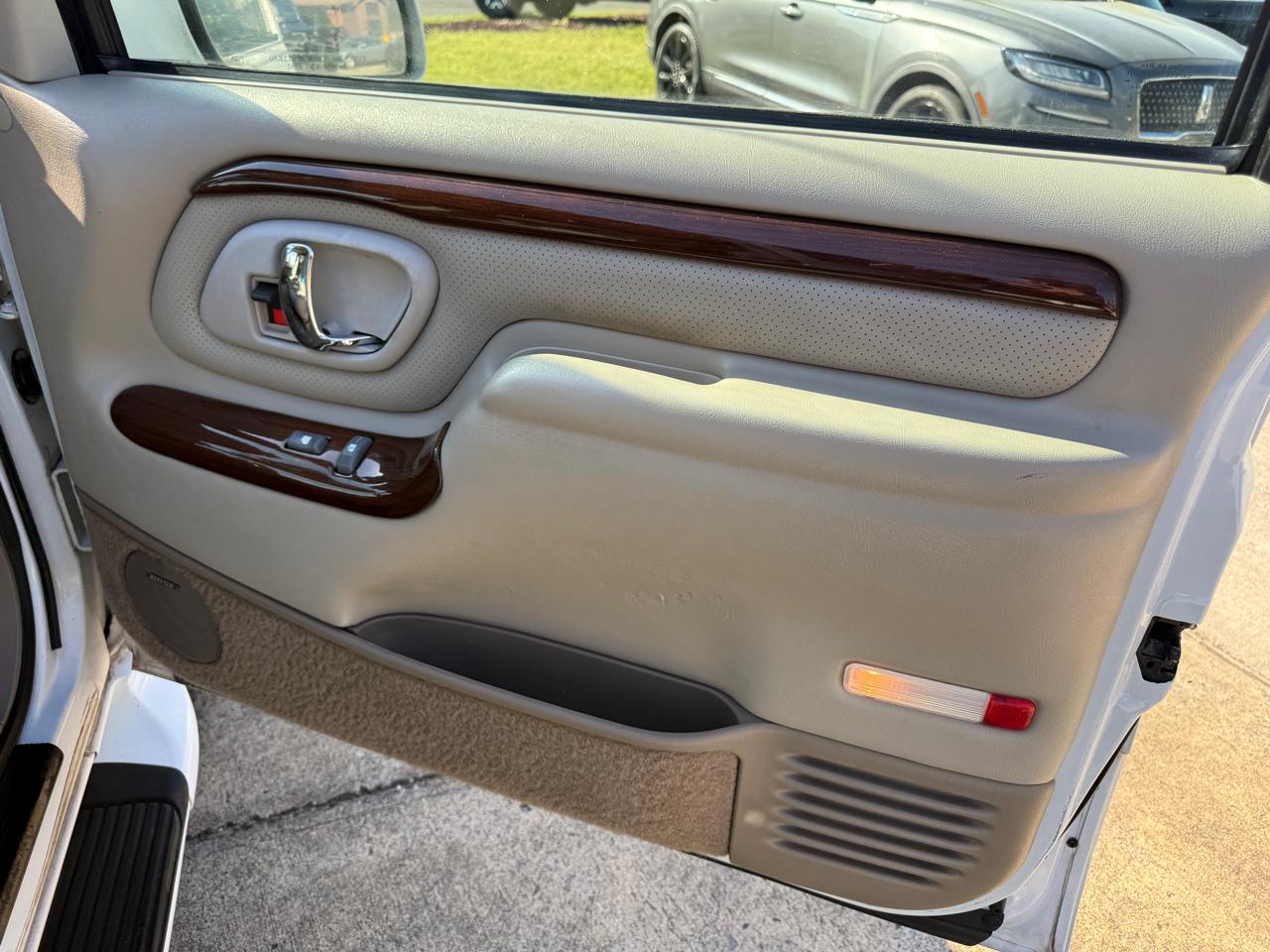 Cadillac Escalade 4WD 2000