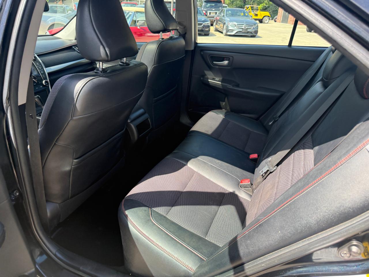 Toyota Camry SE 2016