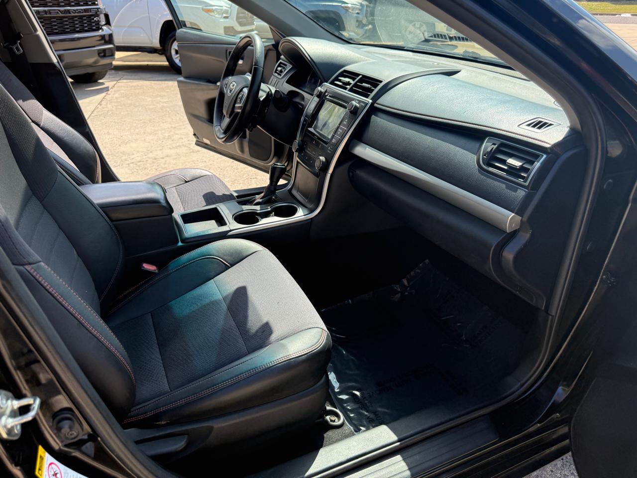 Toyota Camry SE 2016