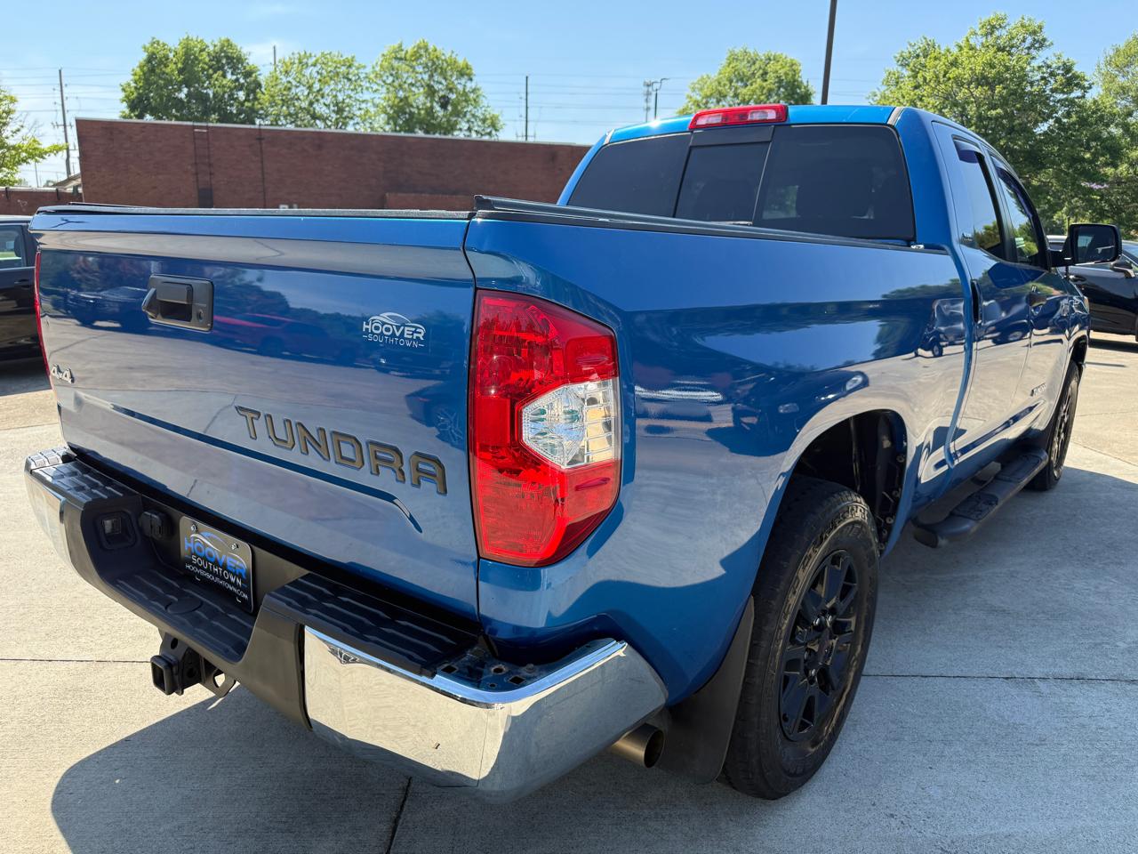 Toyota Tundra SR5 5.7L V8 FFV Double Cab 4WD 2017