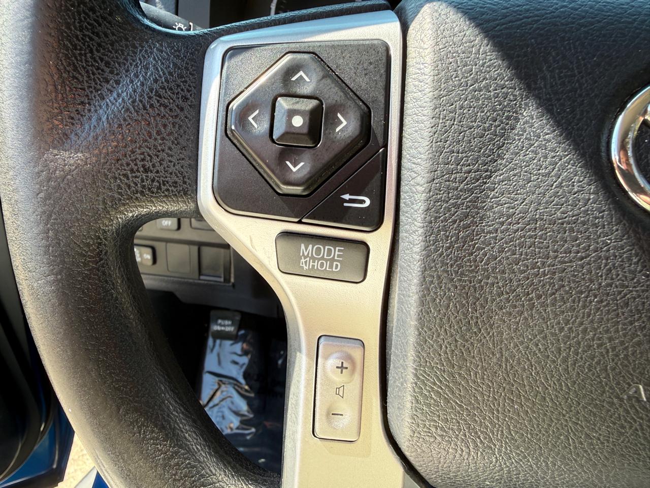 Toyota Tundra SR5 5.7L V8 FFV Double Cab 4WD 2017