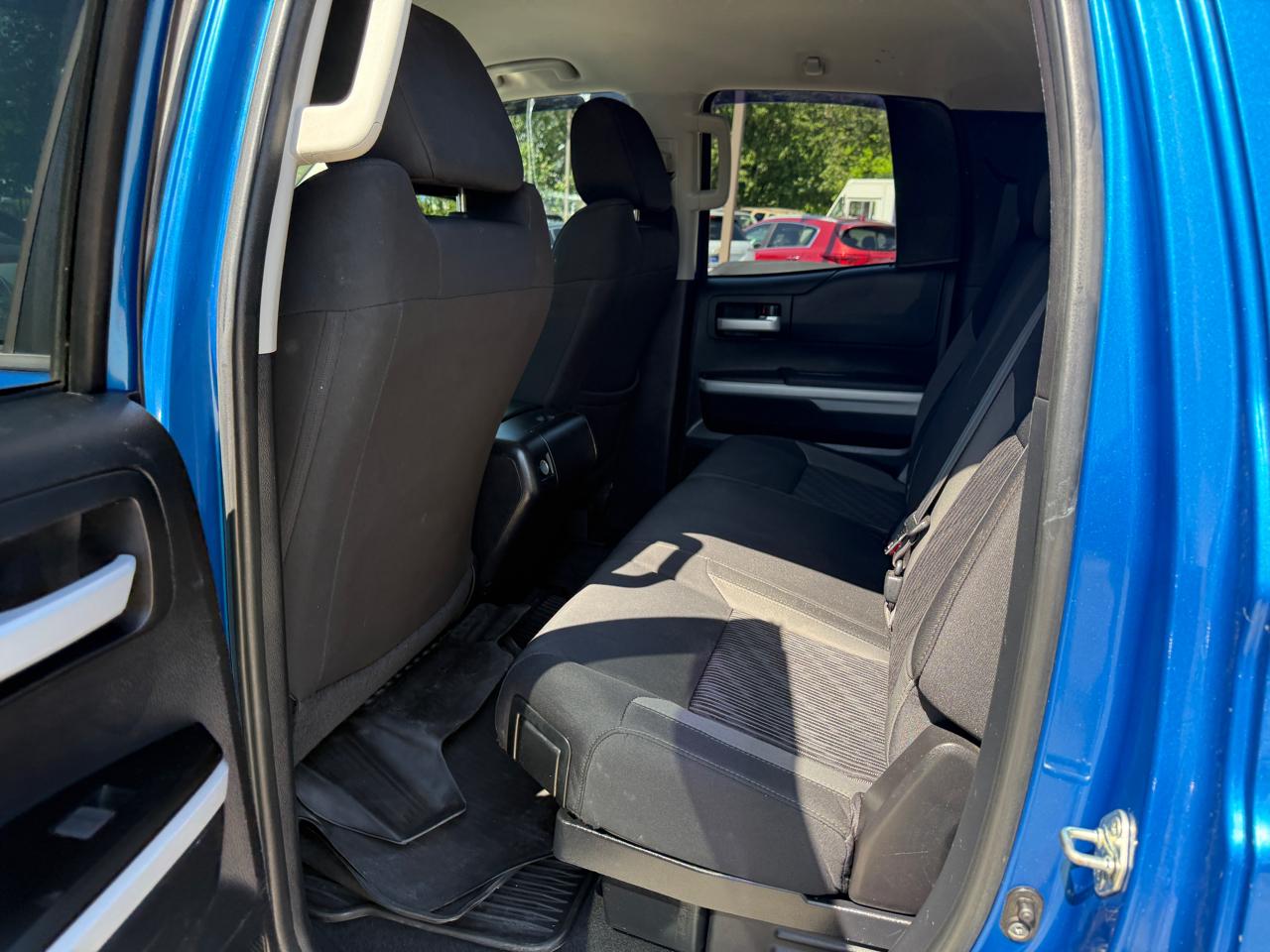 Toyota Tundra SR5 5.7L V8 FFV Double Cab 4WD 2017
