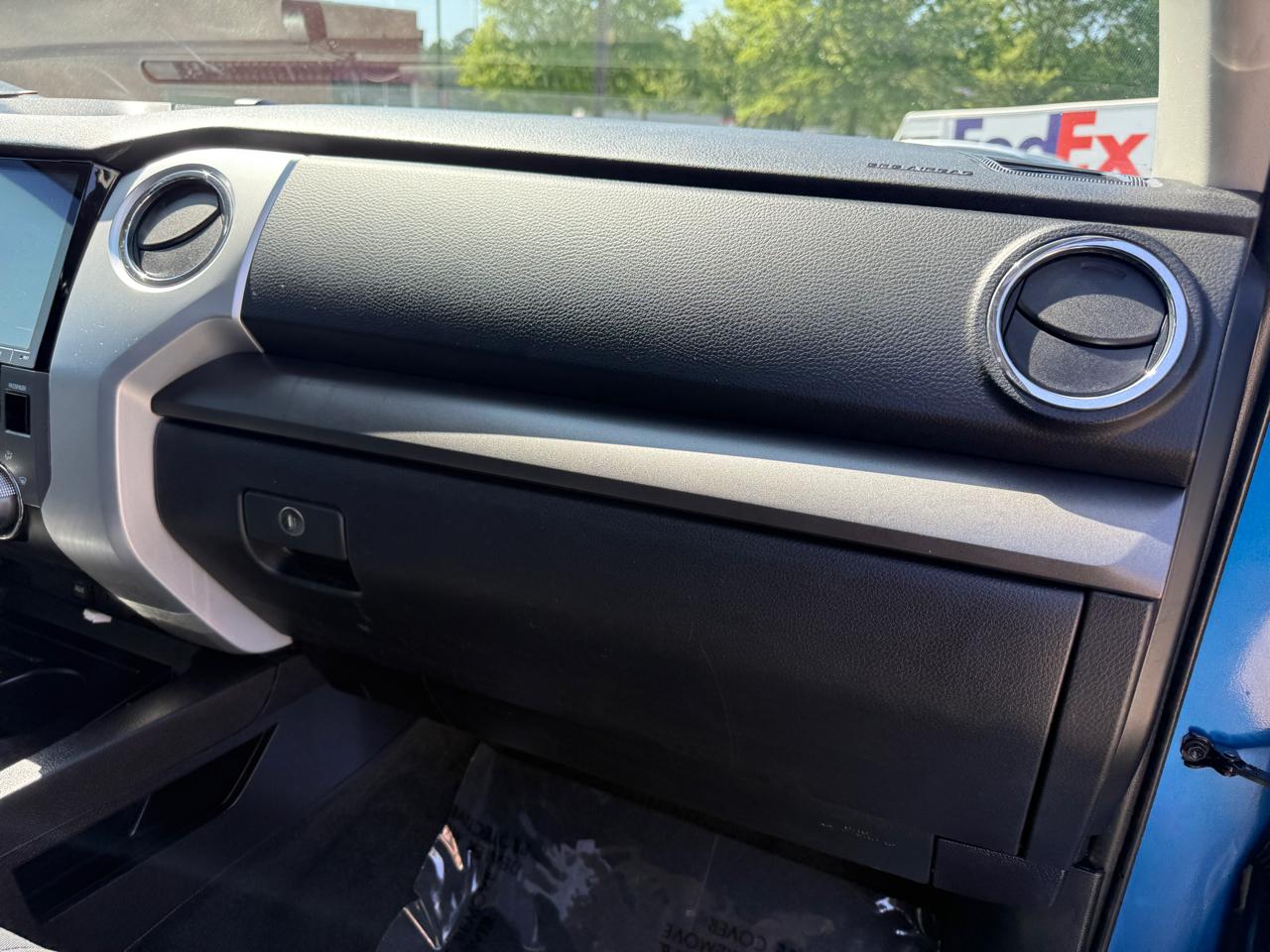 Toyota Tundra SR5 5.7L V8 FFV Double Cab 4WD 2017