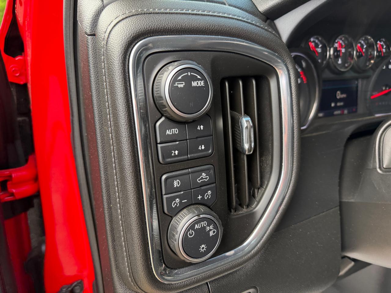 Chevrolet Silverado 1500 4WD Crew Cab 147" RST 2020