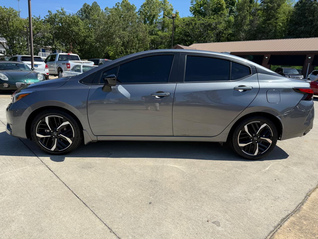 Nissan Versa SR 2025