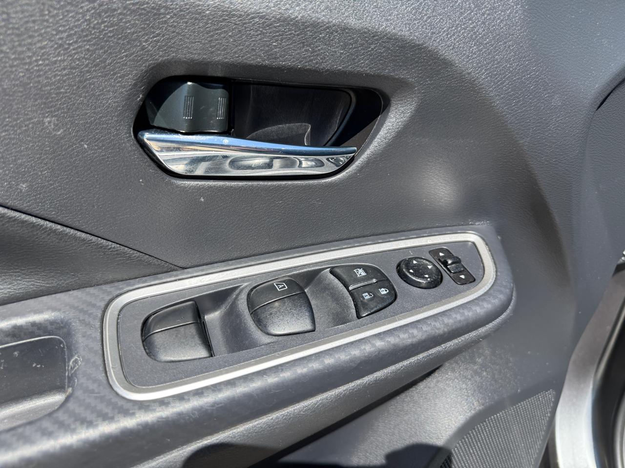 Nissan Versa SR 2025