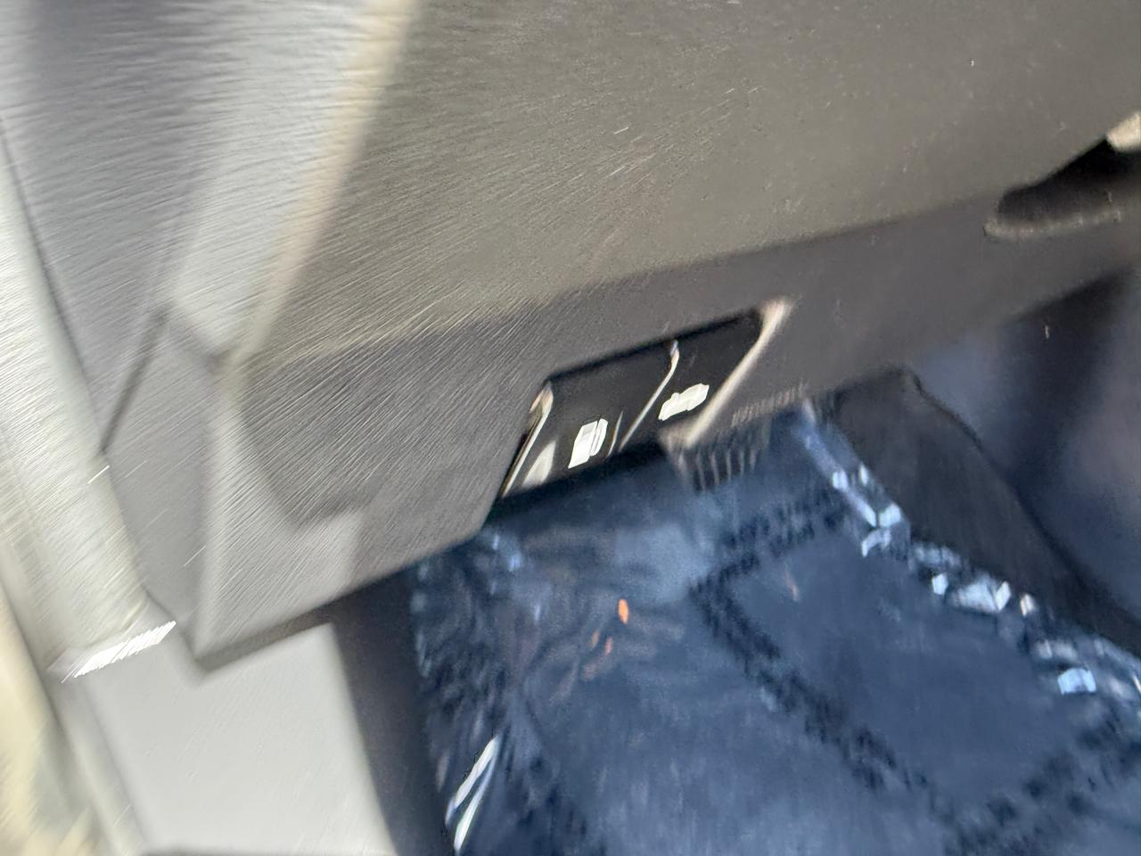 Nissan Versa SR 2025