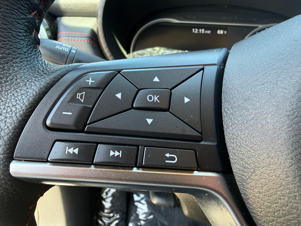 Nissan Versa SR 2025