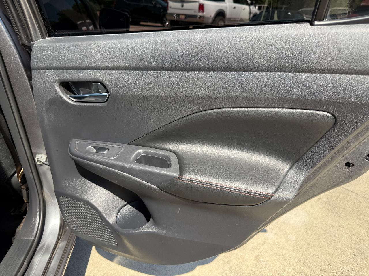 Nissan Versa SR 2025