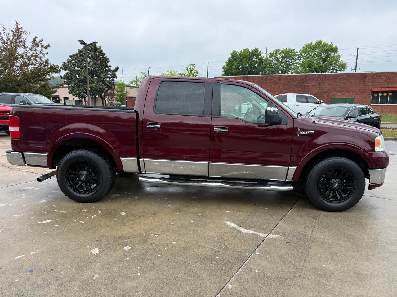 Lincoln Mark LT 2WD 2006