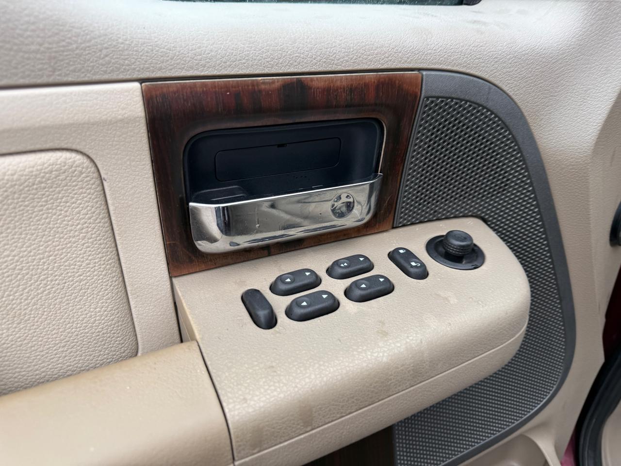 Lincoln Mark LT 2WD 2006