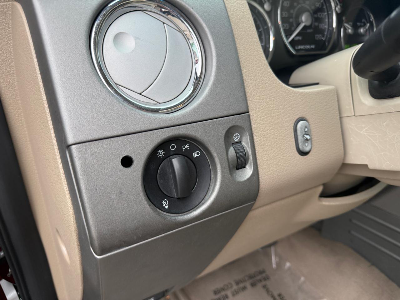 Lincoln Mark LT 2WD 2006