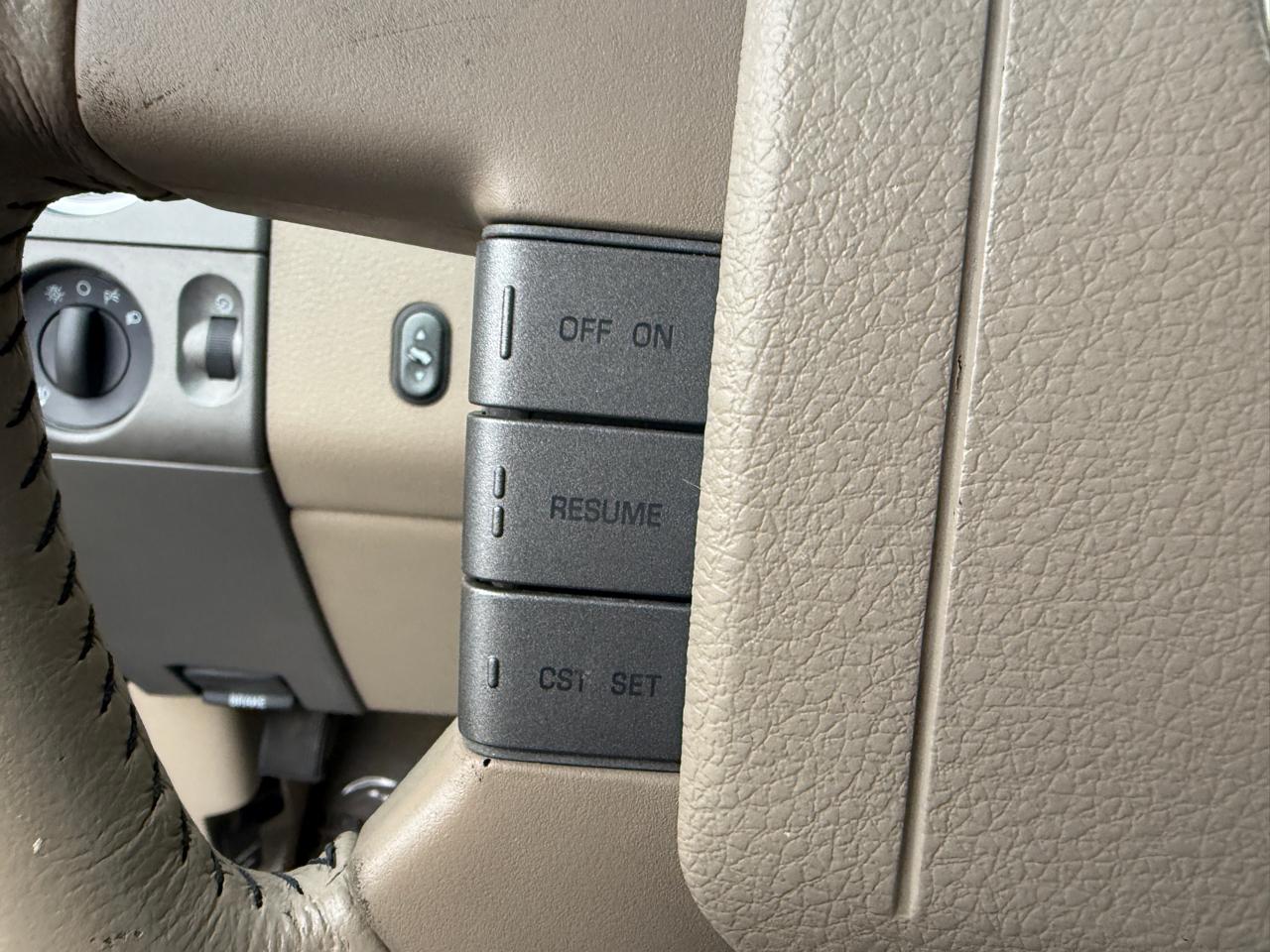 Lincoln Mark LT 2WD 2006