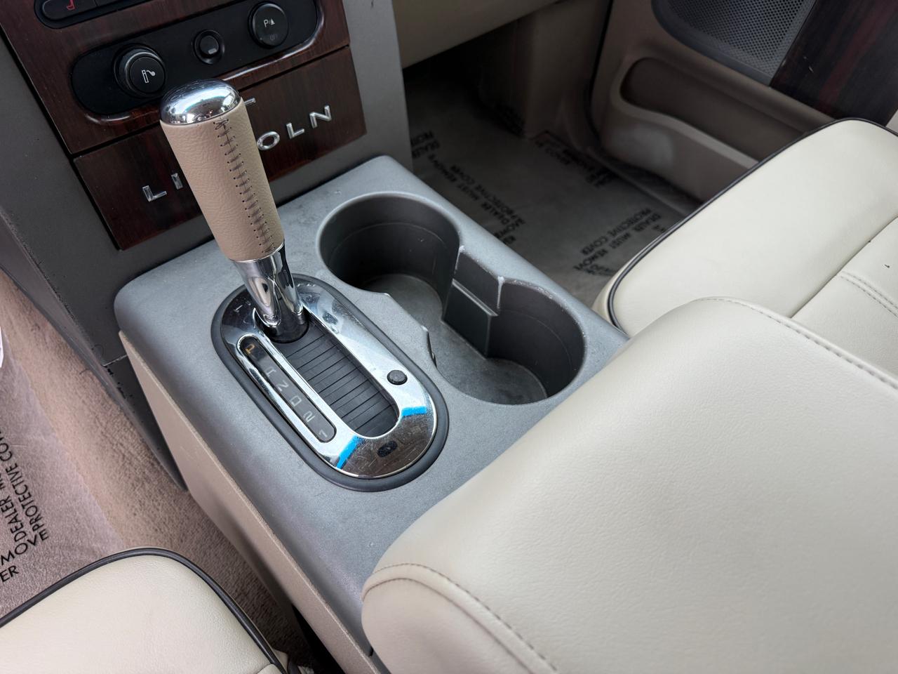 Lincoln Mark LT 2WD 2006
