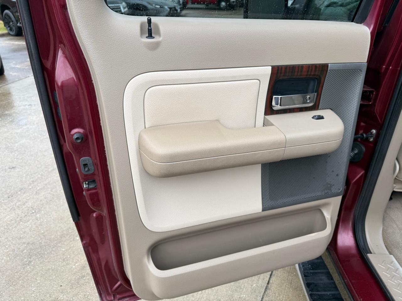 Lincoln Mark LT 2WD 2006