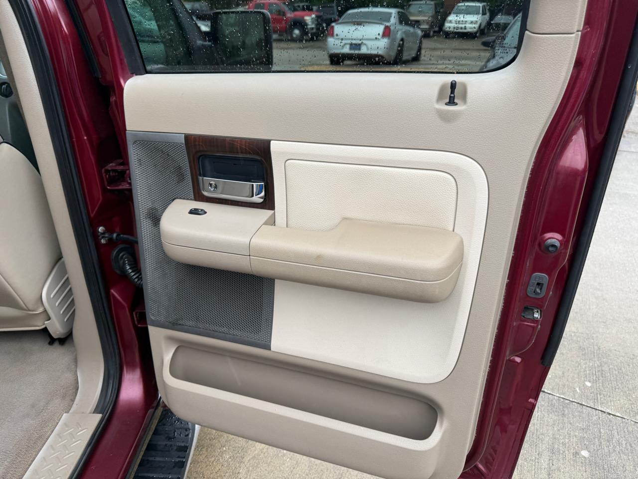 Lincoln Mark LT 2WD 2006