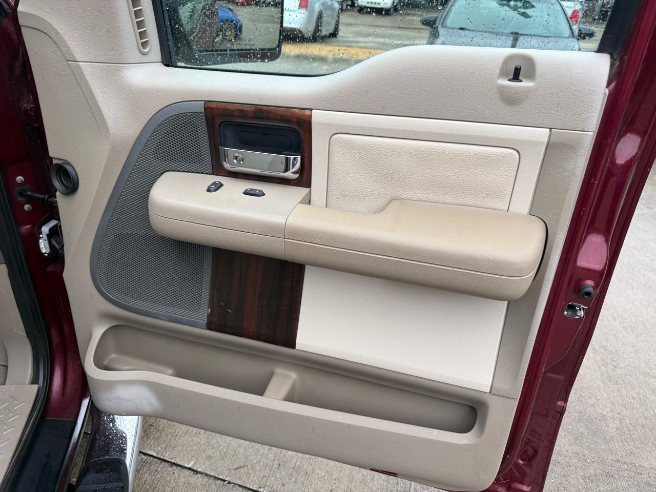 Lincoln Mark LT 2WD 2006