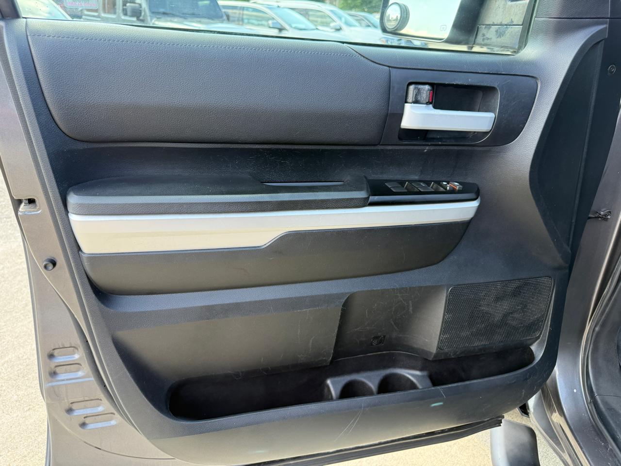Toyota Tundra SR5 4.6L V8 CrewMax 2WD 2014