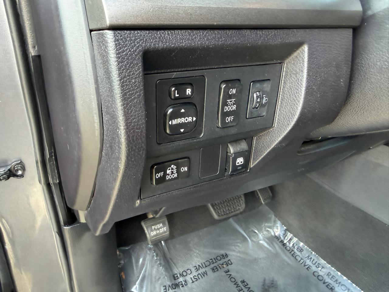 Toyota Tundra SR5 4.6L V8 CrewMax 2WD 2014