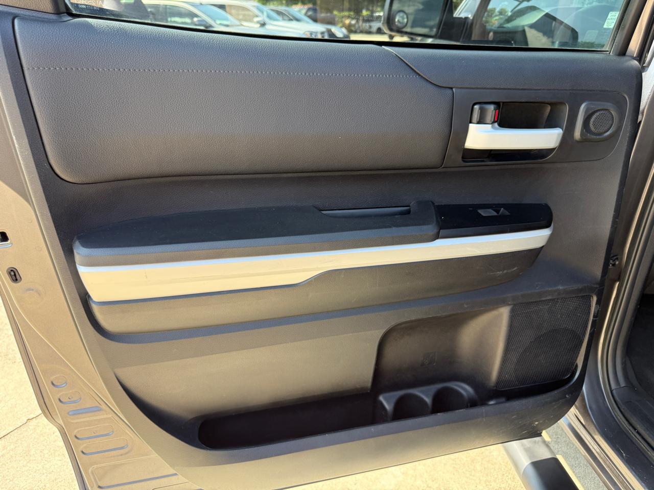 Toyota Tundra SR5 4.6L V8 CrewMax 2WD 2014