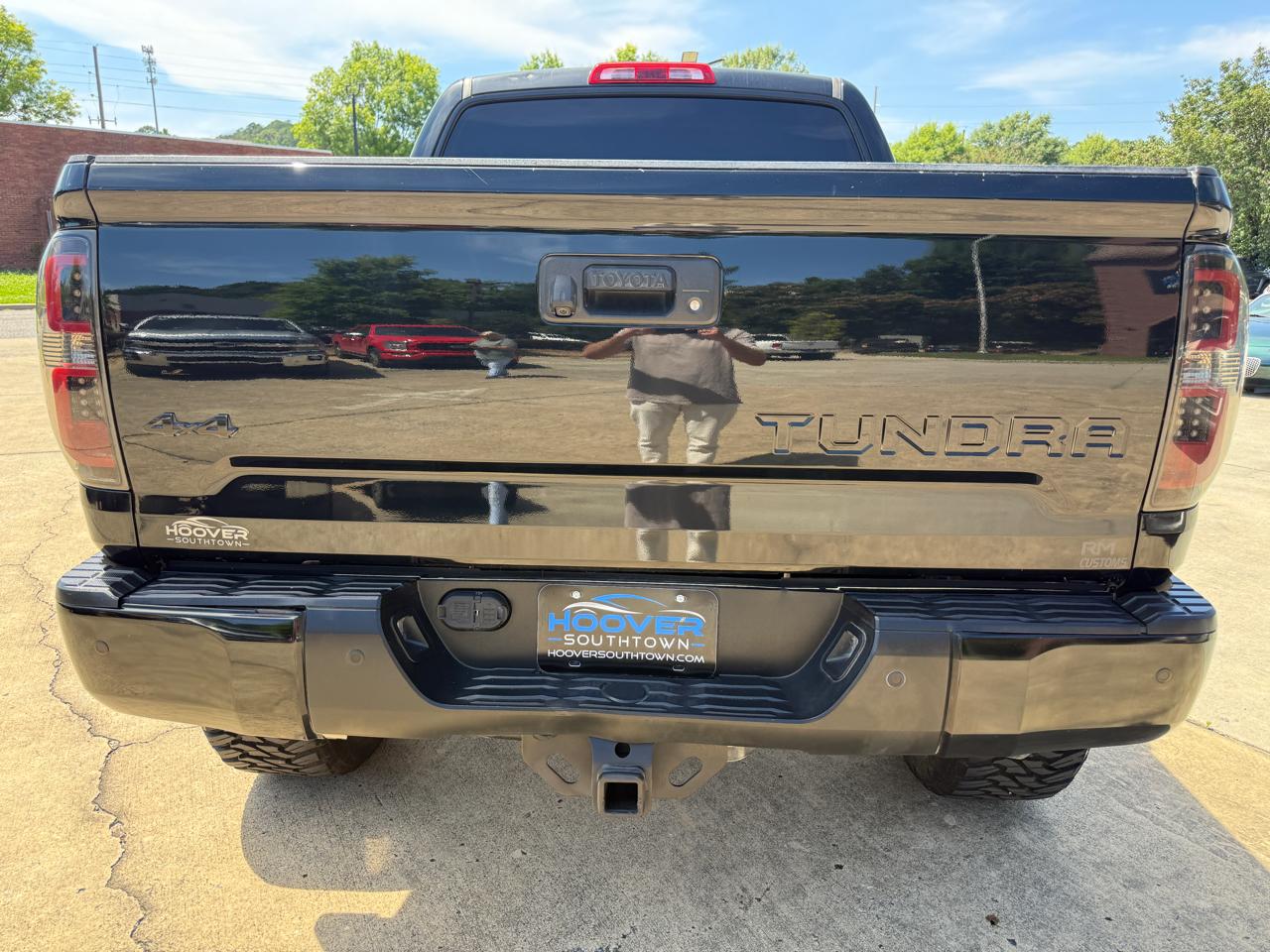 Toyota Tundra Platinum CrewMax 5.7L FFV 4WD 2018