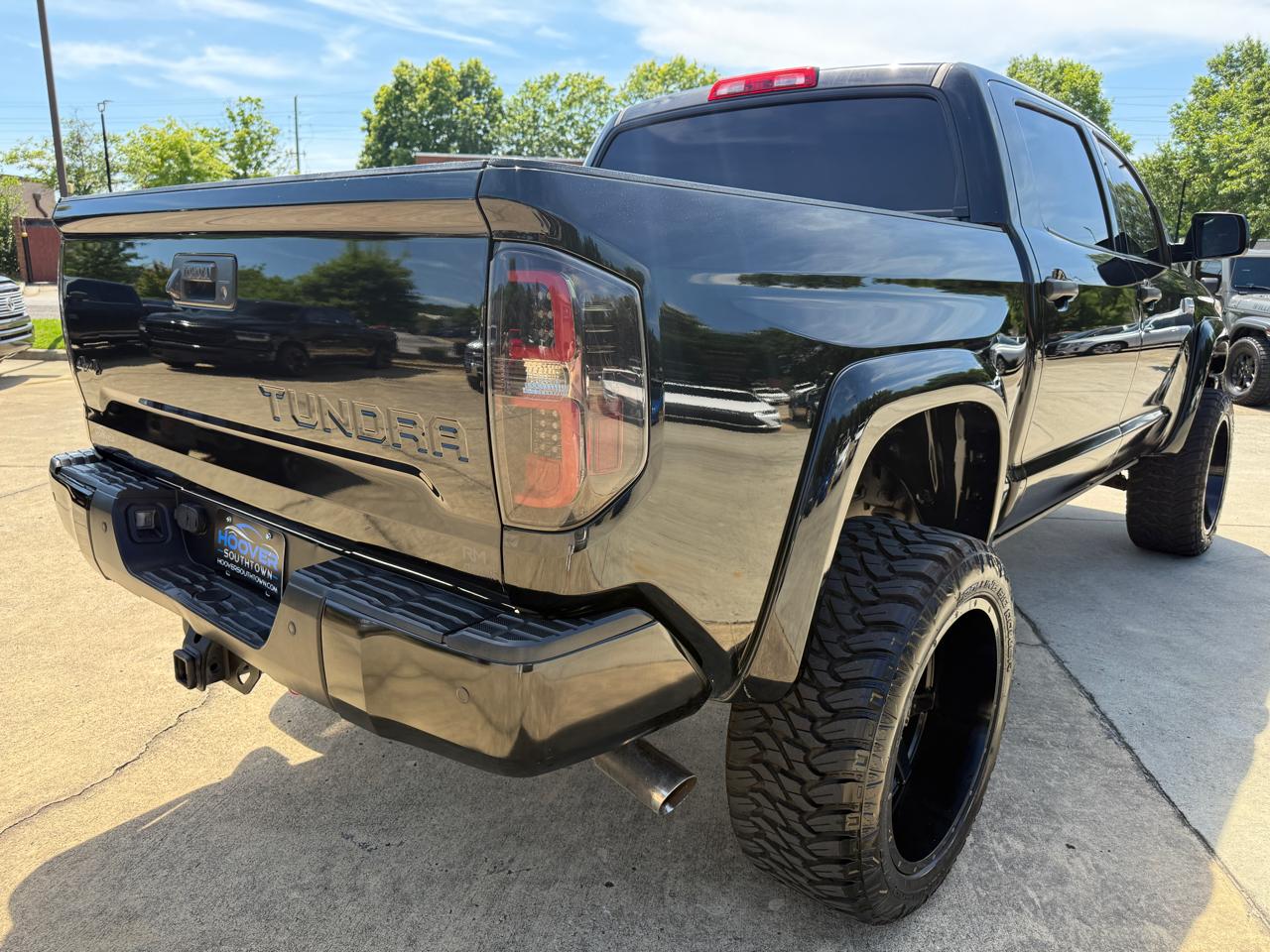 Toyota Tundra Platinum CrewMax 5.7L FFV 4WD 2018