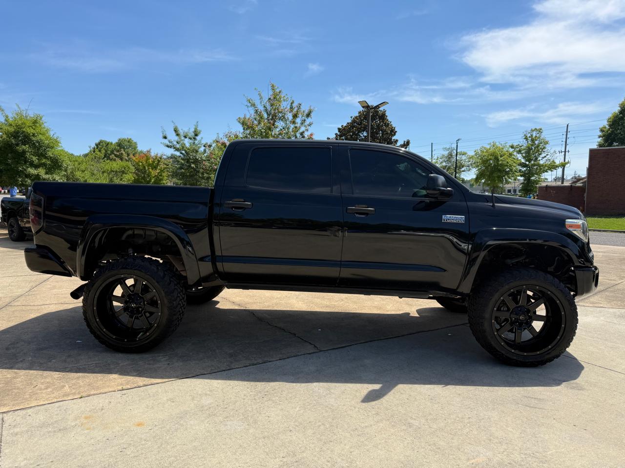Toyota Tundra Platinum CrewMax 5.7L FFV 4WD 2018